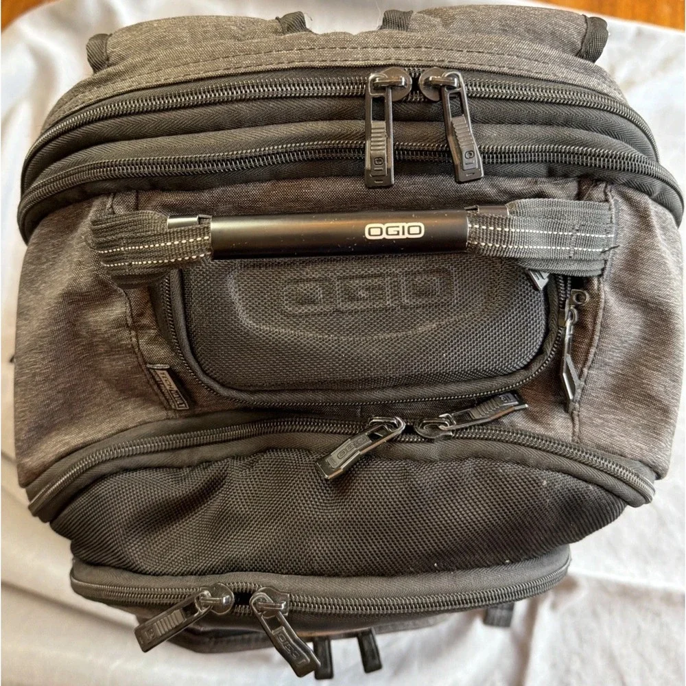 OGIO Prospect Tech Vault Airflow Laptop Backpack Charcoal Black Red Excellent